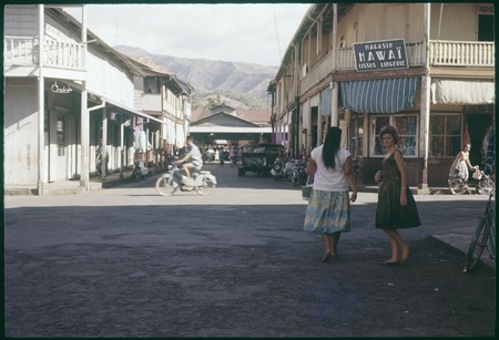 Papeete: street scene in commercial district, Magasin Hawai