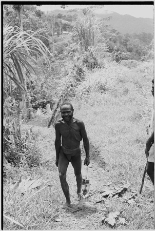 Atitau-Wanuma trail: man with lantern
