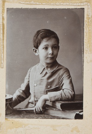 Leo Szilard at about age 5 in a soldier suit