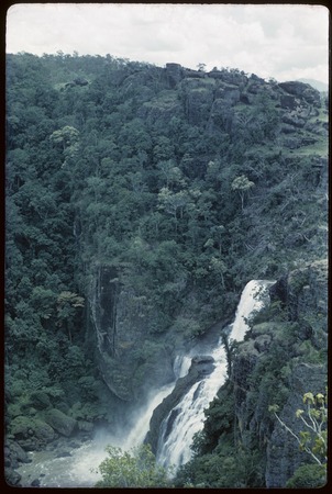 Rouna Falls