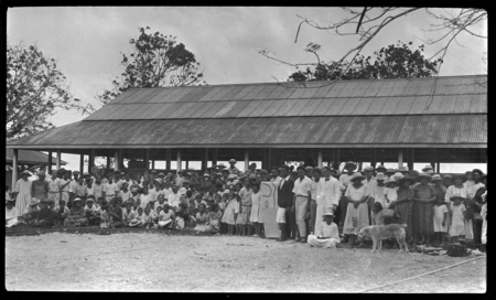 Hookworm lecture to a large group of Cook Islanders