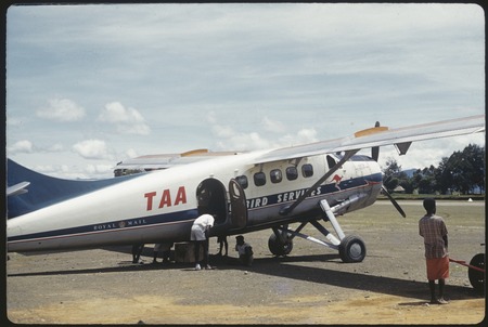 Mount Hagen airstrip, small airplane being loaded