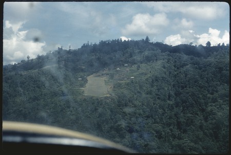 Tabibuga airstrip, aerial view of approach