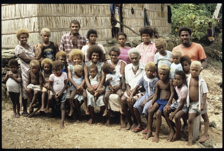 Jonathan Fifi&#39;i, his wife &#39;Antuini, with their extended family at &#39;Ilemi.