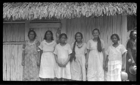 Group of Cook Islands women