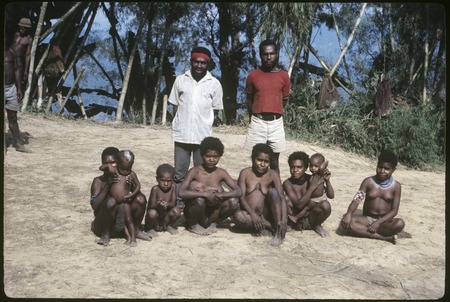 Group portrait, some members of KulakaeNgeyka clan, Kobunga subclan