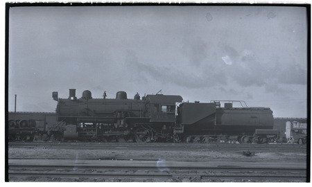 SD&amp;A locomotive 105 at roundhouse