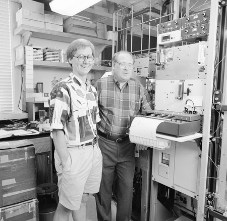 Ralph F. Keeling (left) and Bruce Deck (right) in a Scripps Institution of Oceanography laboratory