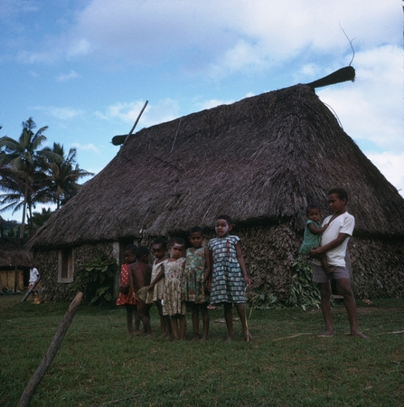 [Family group at fale Suva], Nova Expedition Fiji (Argo) 1967