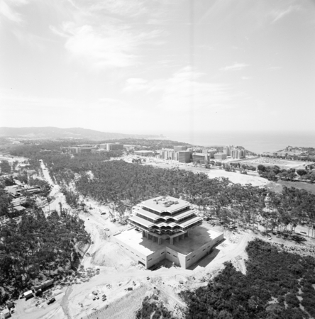 Aerial view of Geisel Library and Revelle College (looking west), UC San Diego