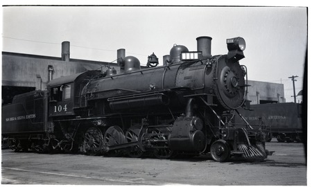 SD&amp;AE locomotive 104 at roundhouse