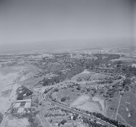 Aerial view of NOAA&#39;s Southwest Fisheries Science Center (SWFSC), Scripps Institution of Oceanography, and UC San Diego