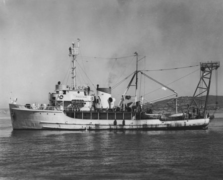 Profile of R/V Spencer F. Baird at sea