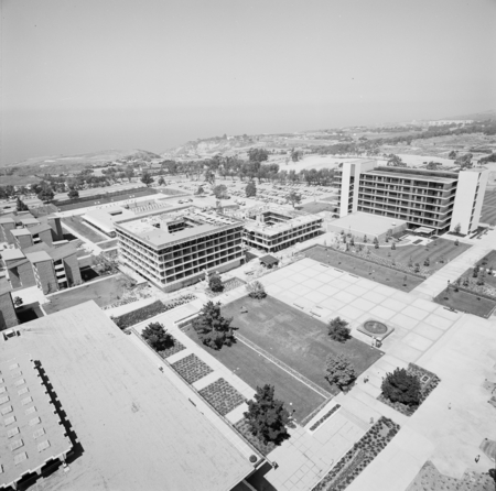 Revelle College dorms (northwest), UC San Diego