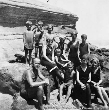 Swimming instructor Neil Bohannon with group of children at La Jolla Cove