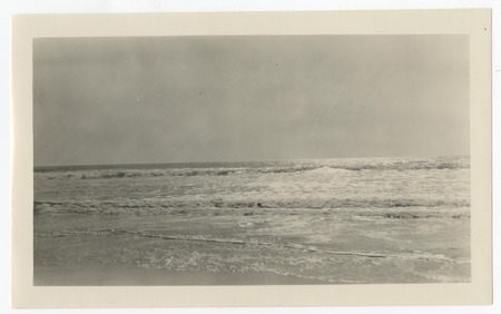 Ocean waves at Solana Beach