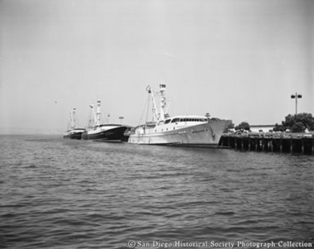 Tuna boats docked at Broadway Pier