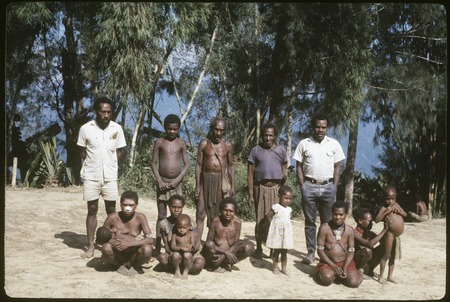 Group portrait, some members of KulakaeNgeyka clan, Aliyaumo subclan