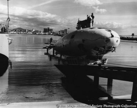 Lockheed&#39;s Deep Quest submarine, San Diego waterfront