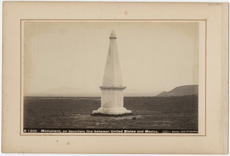 Monument on boundary line between United States and Mexico