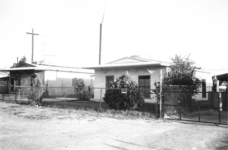 Slab City: photograph of housing