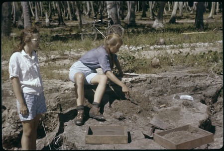 Moorea archaeological excavation: Phillips site, Ann Rappaport and Kaye Green