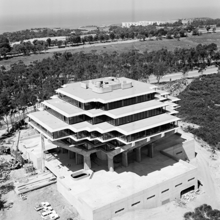 Aerial view of Geisel Library (looking west), UC San Diego