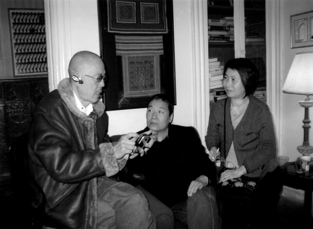 Han Xiangning and Chihung Yang with wife in Brooklyn house