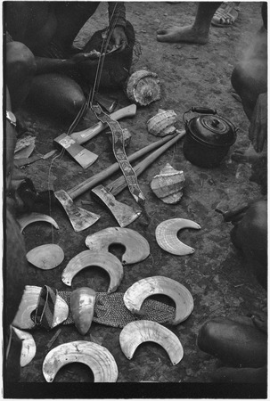Ritual exchange, Tsembaga: shells, shell valuables, steel axes, woven armbands
