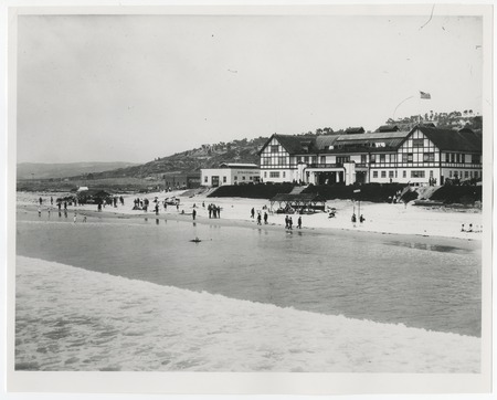 Del Mar plunge and bathhouse, exterior