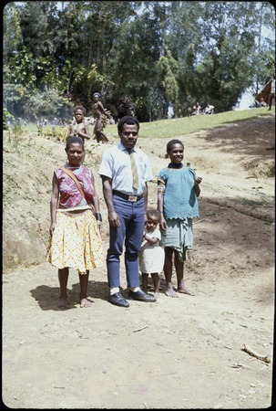 Mai Kopi with family, Wagi and Jos