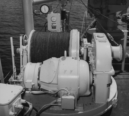 Shipboard cable winch