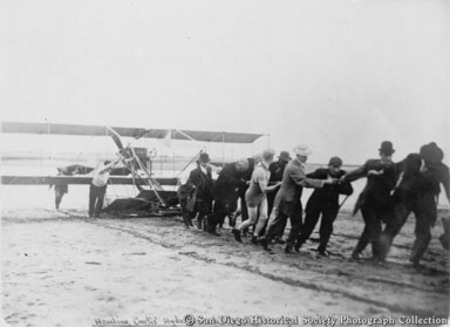 Hauling Curtis[s&#39;s] hydroplane back to the shore after a flight [January 1911]