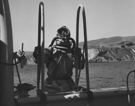 Jacques Yves Cousteau in scuba gear