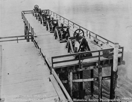 Charles Ernest Edwards&#39;s wave motor on pier at Imperial Beach