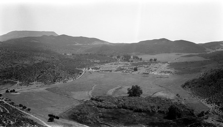 Rancho Cuevo de Venado, facing southwest from Cerro de la Cruz