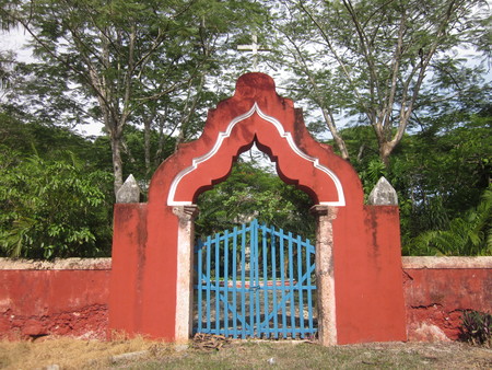 Hacienda Dzina gate