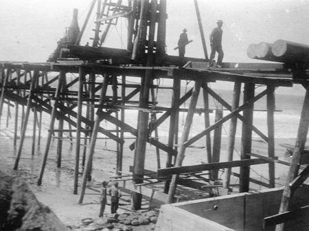 Construction of the Scripps Pier, Scripps Institution of Oceanography