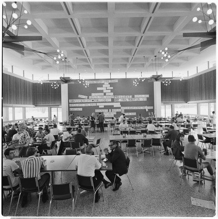 Revelle College Commons cafeteria