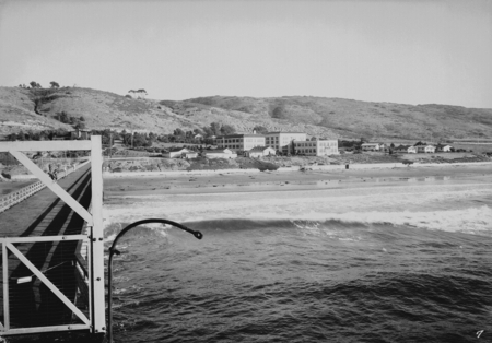 [Scripps Institution of Oceanography, view from end of pier]