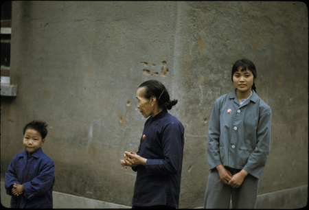 Residents from a Guangzhou&#39;s commune (1 of 2)