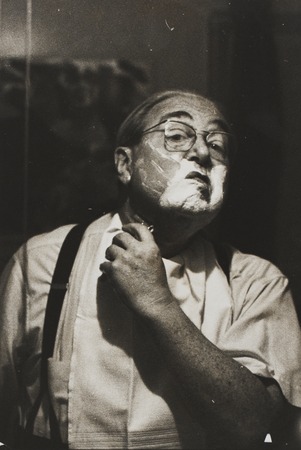 Leo Szilard, shaving sequence, New York - 1