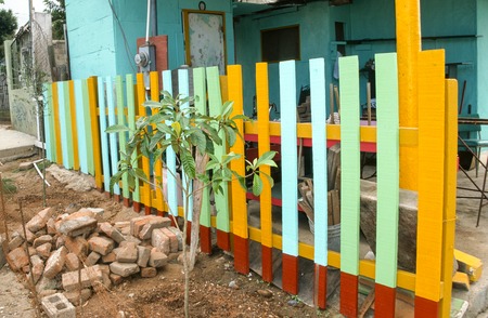 La Casita en la Colonia Altamira Calle Rio de Janeiro No. 6757, Tijuana: multi-colored fence and garden