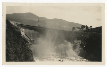 Sweetwater Dam during the 1916 flood
