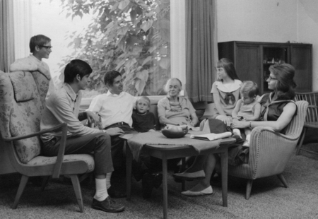 Charles D. Keeling family (left to right: Ralph, Andrew, Charles D. Keeling; Eric, Grace (Keeling&#39;s mother); Emily, Paul, ...