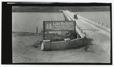Lake Hodges sign next to Bernardo Station Bridge