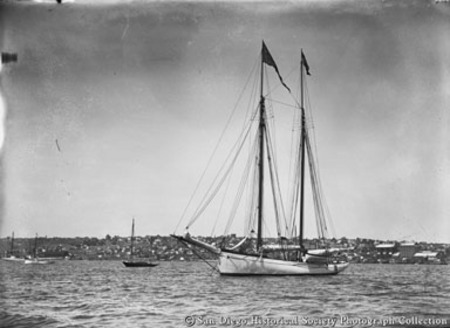 John D. Spreckels&#39;s yacht Lurline on San Diego Bay