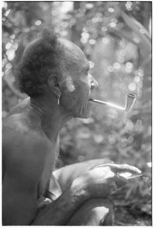 Folofo&#39;u of Kwailala&#39;e with his steel pipe made from WWII aircraft.