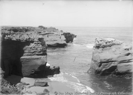 Cliffs and rock formations on San Diego coast