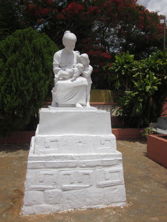 Tixmehuac Monumento a la Madre 2014 02